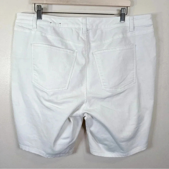 Talbots Womens Size 18W Crop Flawless Five Pocket Boyfriend Jean Short - Picture 15 of 15